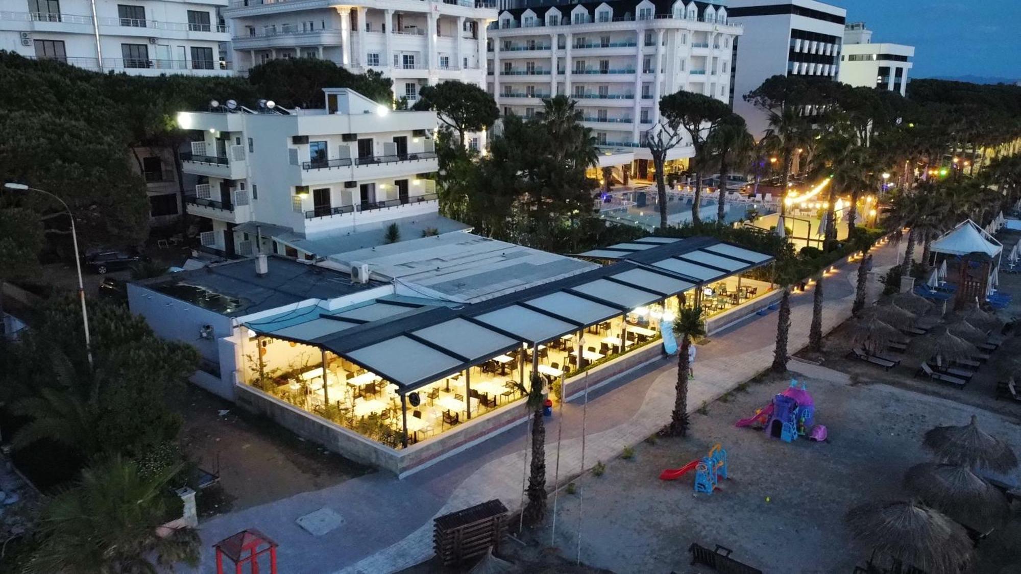 Okej Hotel Golem  Exteriör bild